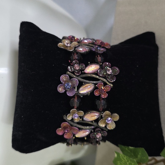Vintage Garden Floral Bracelet - Picture 1 of 11